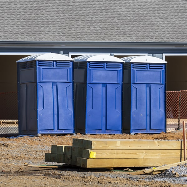 what is the cost difference between standard and deluxe portable toilet rentals in Verde Village Arizona